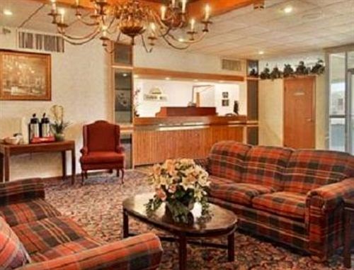 Macomb Inn Интерьер фото