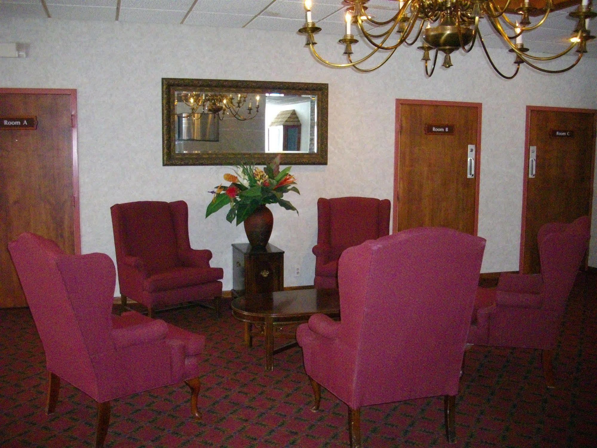 Macomb Inn Экстерьер фото